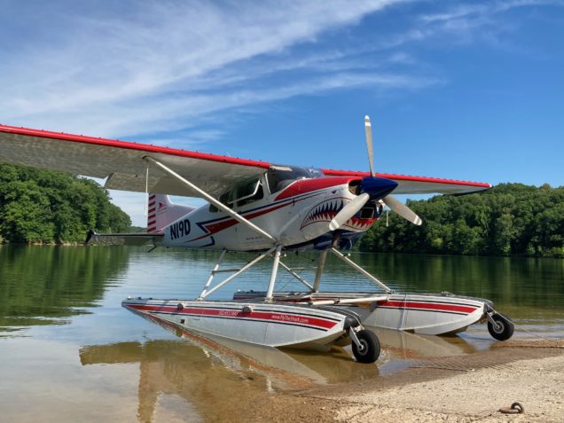 Beaching a Seaplane on Kentucky Lake during seaplane flight instruction